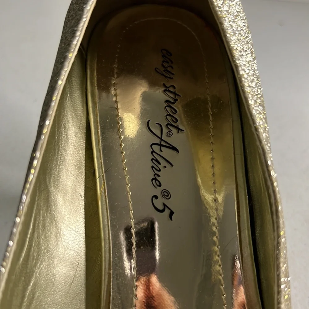Gold Sparkle Peep Toe heels pumps for women Easy Street 12M